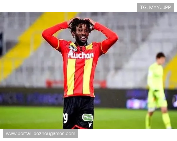 比赛结束:布雷斯特1-1朗斯,双方各取一分保持积分榜现有位置 比赛结束:布雷斯特1-1朗斯,双方各取一分保持积分榜现有位置